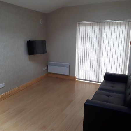 One Double Bedroom Flat Dublin Bagian luar foto