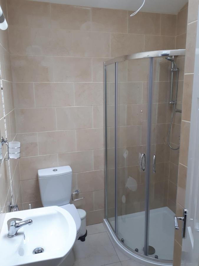 One Double Bedroom Flat Dublin Bagian luar foto